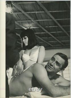 1967 James Bond 007 BTS Sean Connery Geisha Girl Massage You Only Live Twice