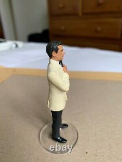 CORGI ICON JAMES BOND 007 Sean Connery white Suit