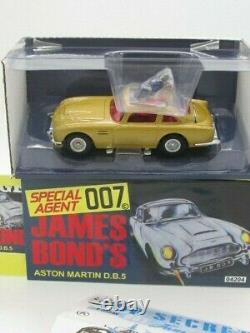 CORGI JAMES BOND'S 007 ASTON MARTIN DB5 GOLDFINGER SEAN CONNERY 04204 GOLD Car