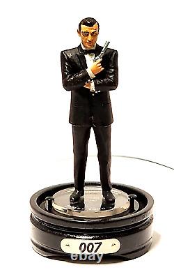 Corgi Icon Figure 007 James Bond Sean Connery rare in glass case