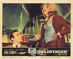 GOLDFINGER Original Lobby Card 1 Sean Connery James Bond Honor Blackman