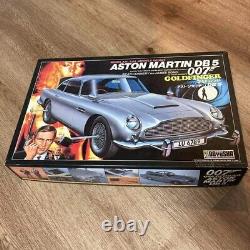 James Bond Goldfinger 1964 Aston Martin DB5 Model 124 Sean Connery 007 Figure