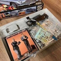 James Bond Goldfinger 1964 Aston Martin DB5 Model 124 Sean Connery 007 Figure