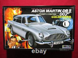 James Bond Goldfinger 1964 Aston Martin DB5 Sean Connery 007 Figure Model 124