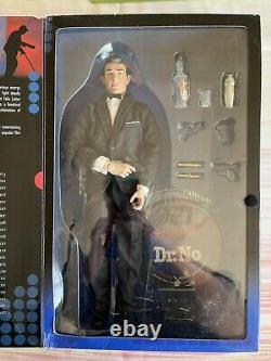 New Sideshow Collectibles Dr. No JAMES BOND 007 Sean Connery 12 Figure 2002